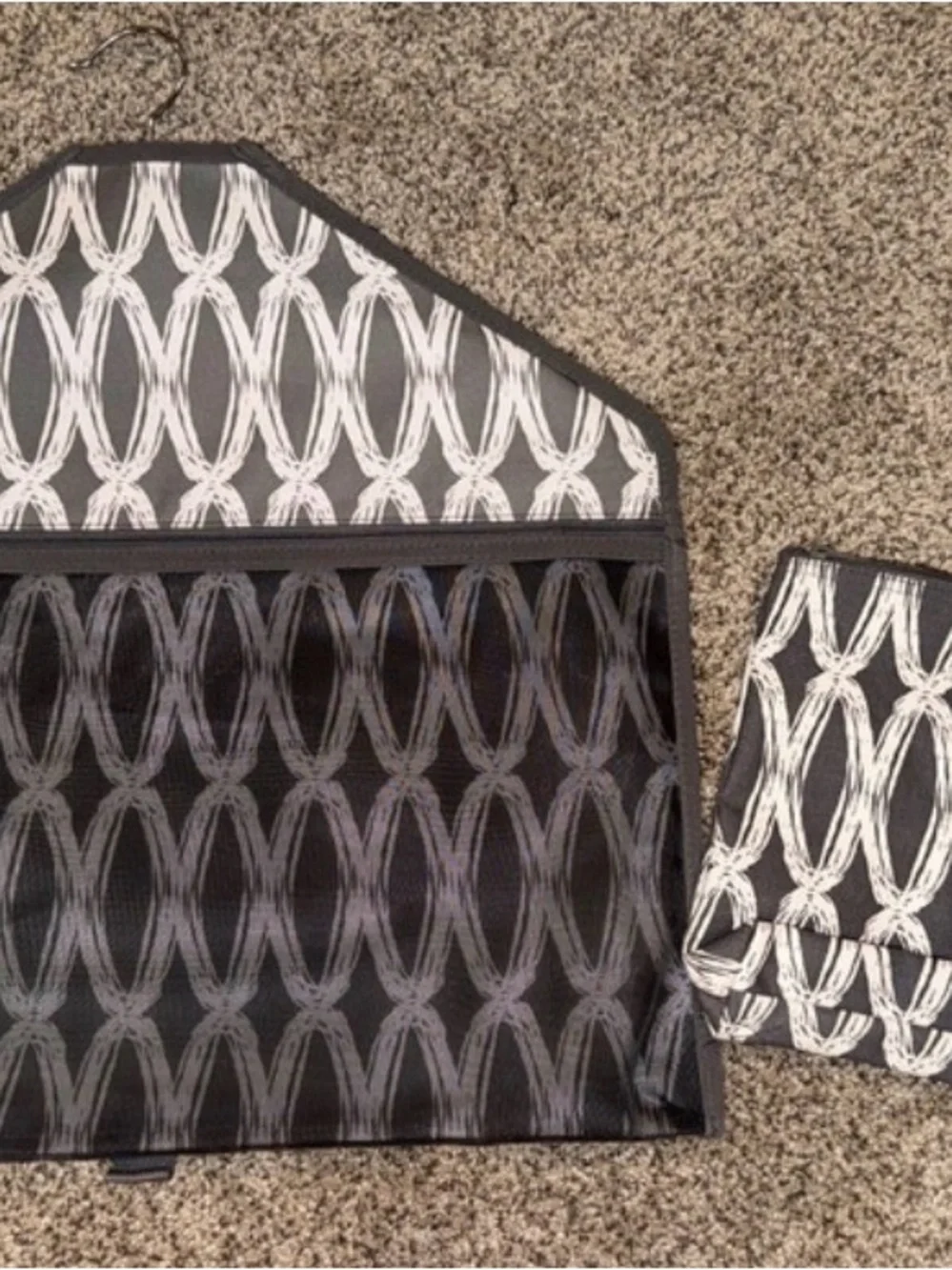 thirty-one Black and White Storage Pocket with Matching Bag